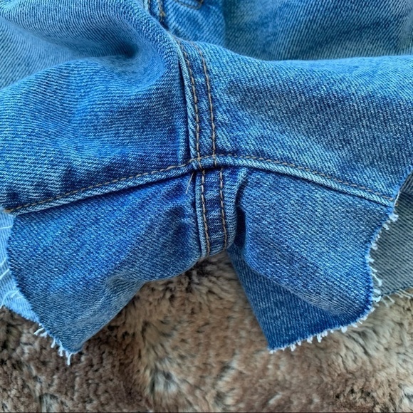 Hidden Kenzie Medium Wash Classic Mid Rise Shorts Distressed - Picture 4 of 8